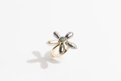 Pearl Daisy Ring